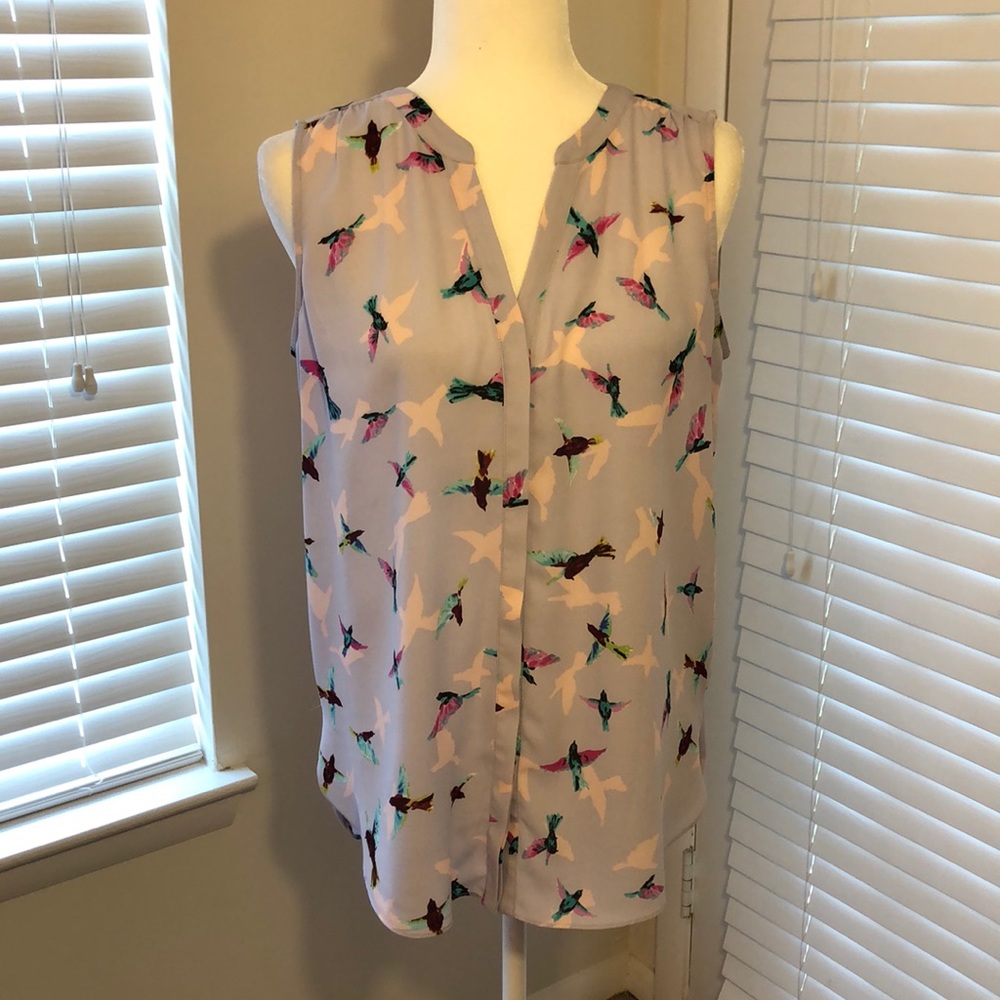 Small NYDJ sleeveless bird print blouse